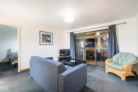 Cottesloe Beach Chalets - Accommodation Australia 37