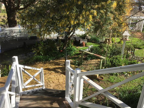 Applegate Lane Chalet - Accommodation Australia 18