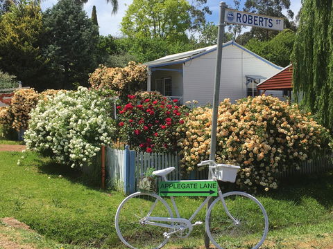 Applegate Lane Chalet - Accommodation Australia 2