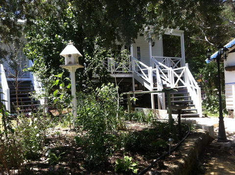 Applegate Lane Chalet - Accommodation Australia 15