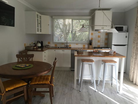 Applegate Lane Chalet - Accommodation Australia 12