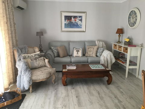 Applegate Lane Chalet - Accommodation Australia 10