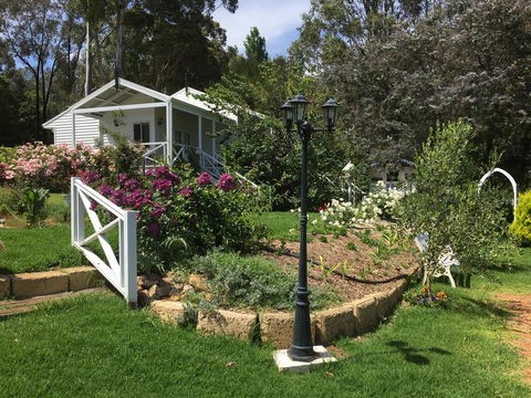 Applegate Lane Chalet - Accommodation Australia 4