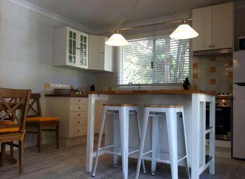 Applegate Lane Chalet - Accommodation Australia 13