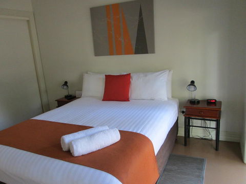 Breezes Apartments - Accommodation Australia 5