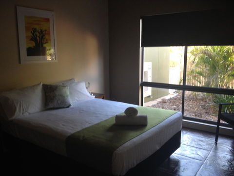 Breezes Apartments - Accommodation Australia 3