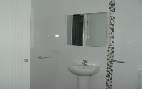 Breezes Apartments - Accommodation Australia 11
