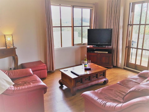 Balingup Highview Chalets - Accommodation Australia 7