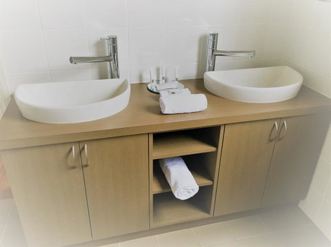 Balingup Highview Chalets - Accommodation Australia 8