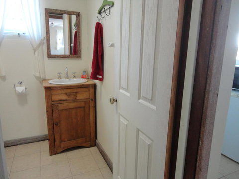 Di's Cabin In Dwellingup - Australia Shopping 21