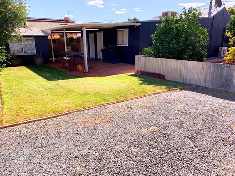 The Cottage That Could - Australia Shopping 2