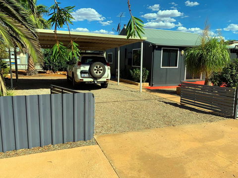 The Cottage That Could - Australia Shopping 0