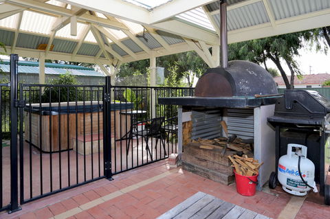 Busselton Guest House - Local Tourism 38