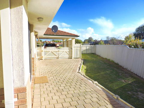 Silver Gull Family Retreat - Accommodation Australia 12