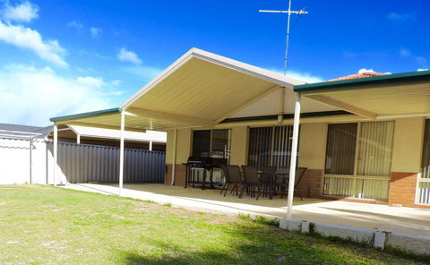 Silver Gull Family Retreat - Accommodation Australia 13