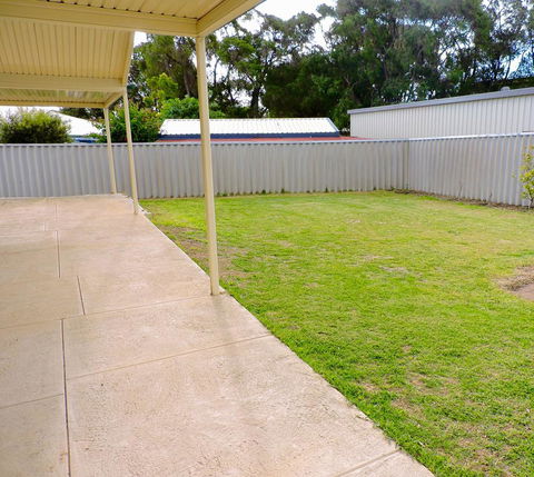 Silver Gull Family Retreat - Accommodation Australia 14