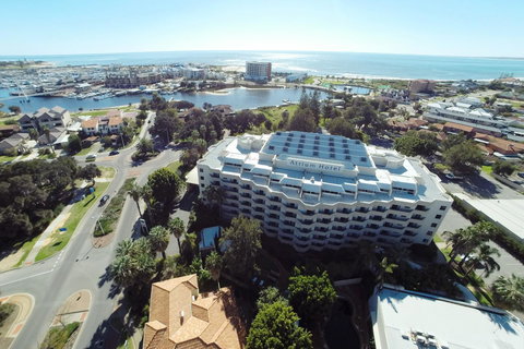 Atrium Hotel Mandurah - Bed n Breakfasts 13