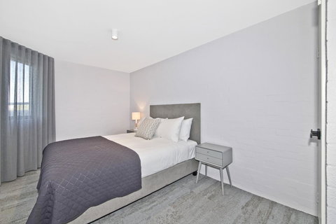 Atrium Hotel Mandurah - Bed n Breakfasts 35