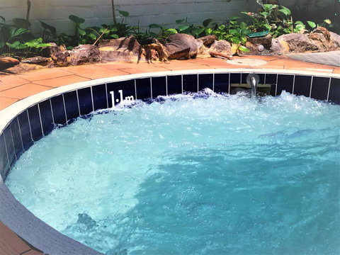 Atrium Hotel Mandurah - Bed n Breakfasts 24