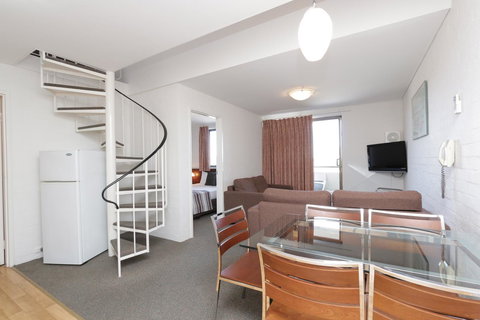 Atrium Hotel Mandurah - Bed n Breakfasts 21