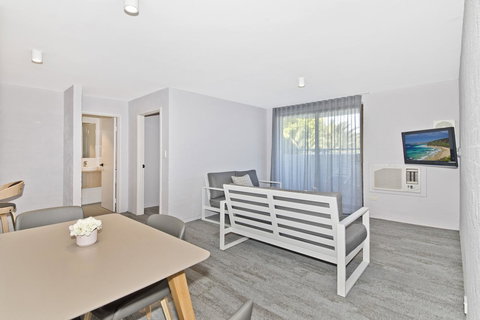 Atrium Hotel Mandurah - Bed n Breakfasts 25