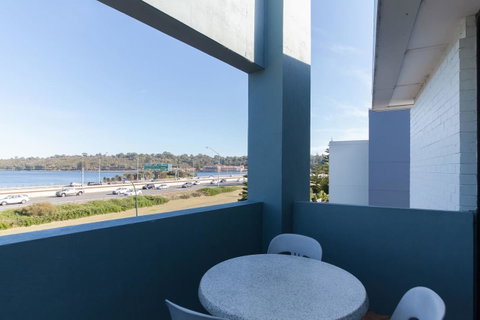 Riverside - Accommodation Australia 7