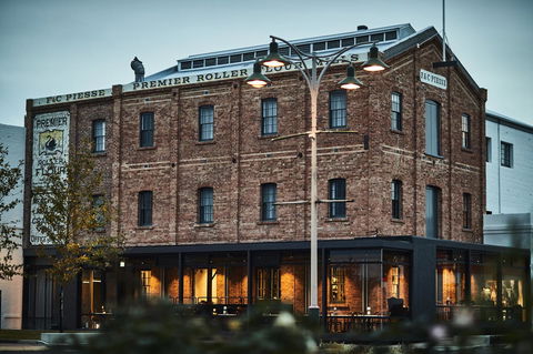 The Premier Mill Hotel - Accommodation Australia 15