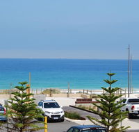 Absolute Beachfront Scarborough - Accommodation Australia