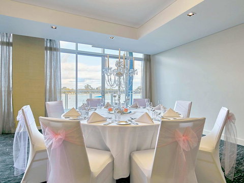 The Sebel Mandurah - Bed n Breakfasts 25