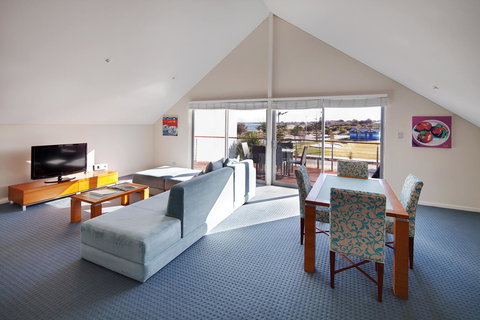 Seashells Mandurah - Bed n Breakfasts 3
