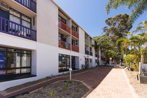 Billabong Backpackers Resort - Bed n Breakfasts 32