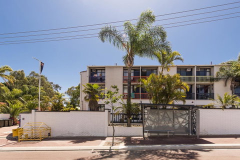 Billabong Backpackers Resort - Bed n Breakfasts 33