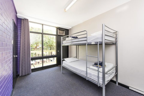 Billabong Backpackers Resort - Bed n Breakfasts 14