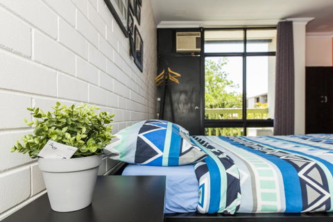 Billabong Backpackers Resort - Bed n Breakfasts 7