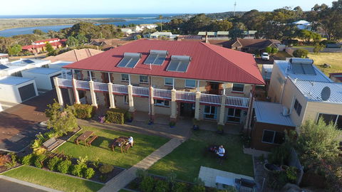 Baywatch Retreat Augusta - Australia Shopping 1