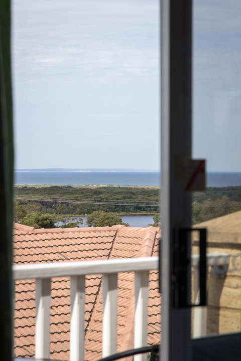 Baywatch Retreat Augusta - Australia Shopping 11