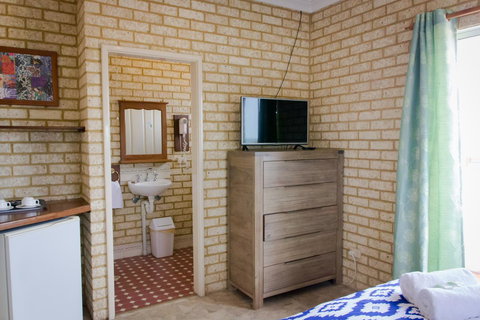 Baywatch Retreat Augusta - Australia Shopping 8