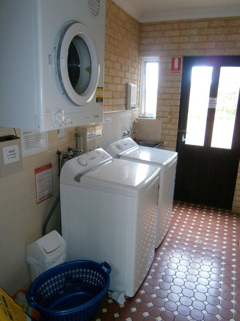 Baywatch Retreat Augusta - Australia Shopping 27