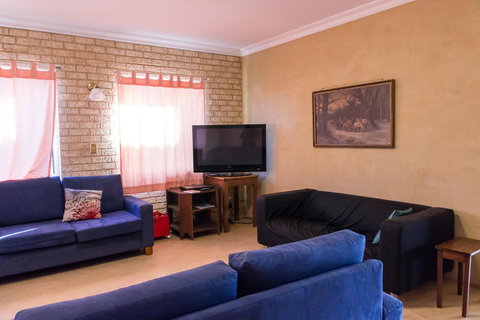 Baywatch Retreat Augusta - Australia Shopping 3