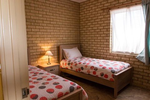 Baywatch Retreat Augusta - Australia Shopping 14