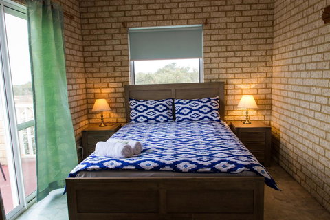 Baywatch Retreat Augusta - Australia Shopping 9