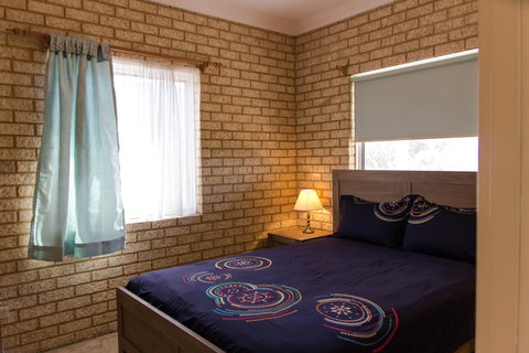 Baywatch Retreat Augusta - Australia Shopping 20