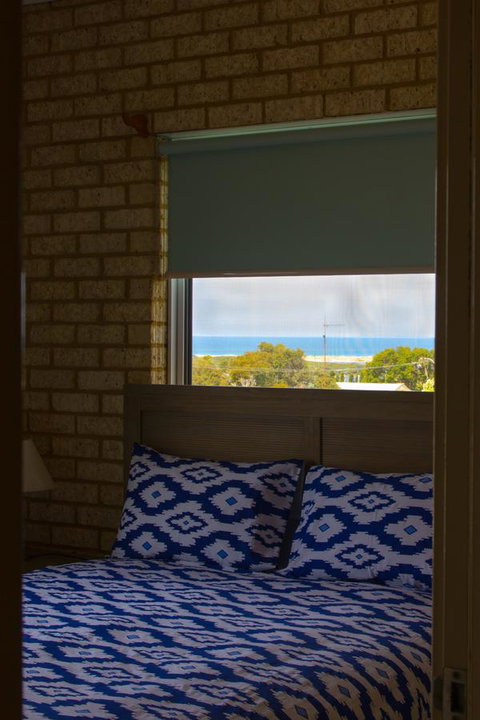 Baywatch Retreat Augusta - Australia Shopping 10