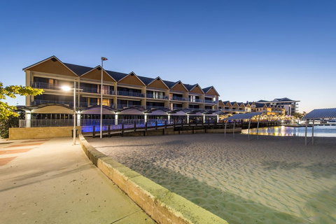 Dolphin Quay Apartments - Accommodation Australia 0