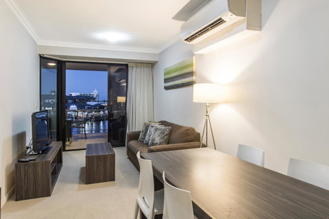 Dolphin Quay Apartments - Accommodation Australia 19