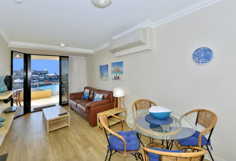 Dolphin Quay Apartments - Accommodation Australia 12