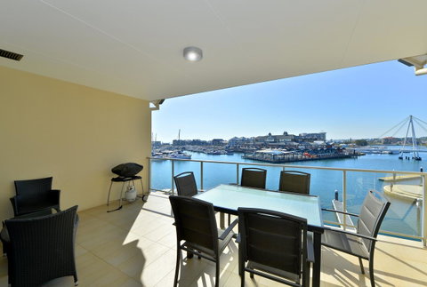 Dolphin Quay Apartments - Accommodation Australia 4