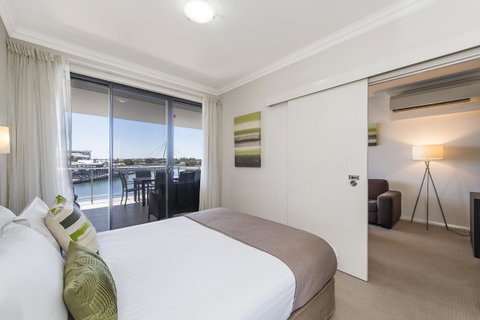 Dolphin Quay Apartments - Accommodation Australia 28