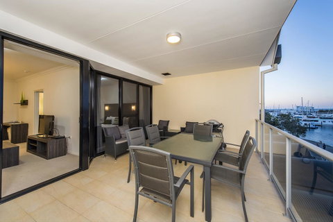 Dolphin Quay Apartments - Accommodation Australia 24