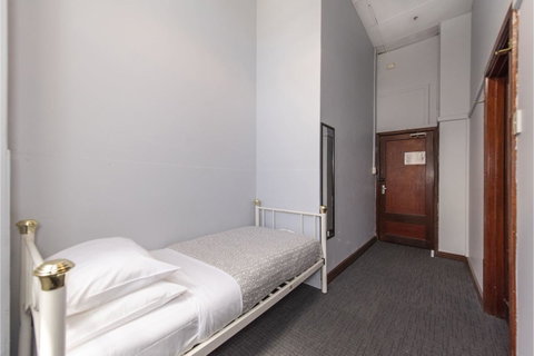 The Old Swan Barracks - Bed n Breakfasts 21